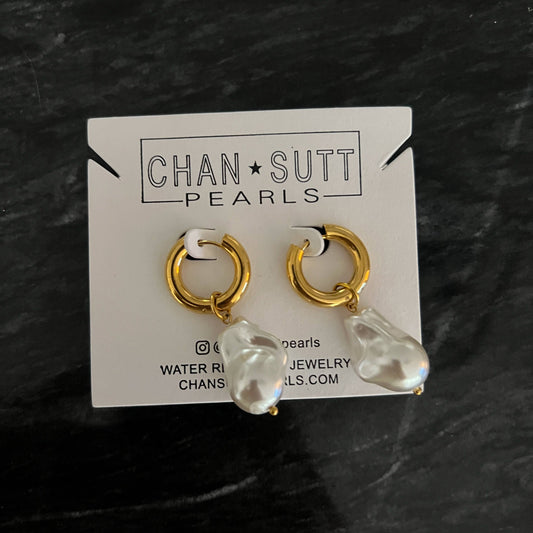 Misty Pearl Earrings