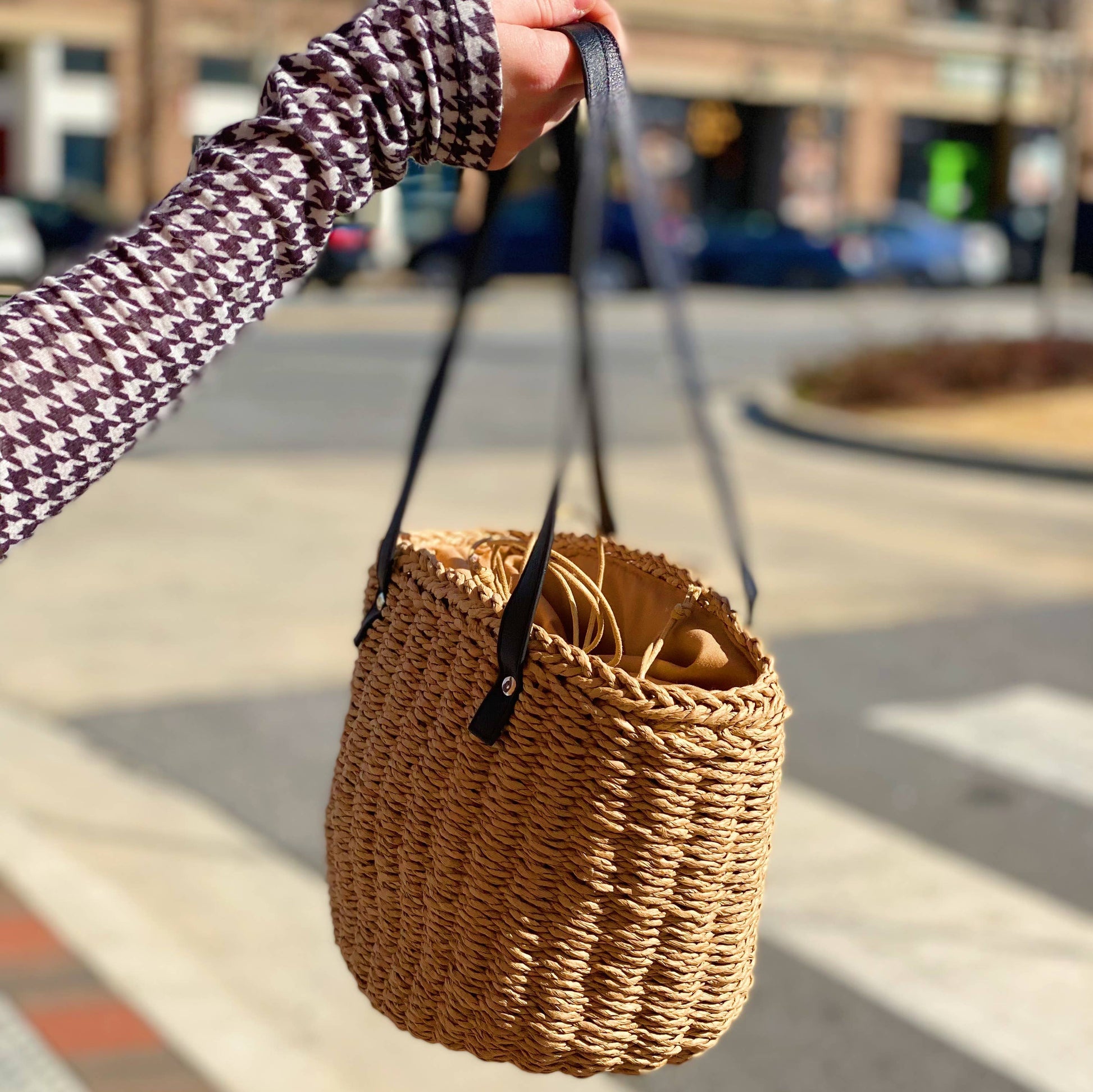 All Happy Vibes Bucket Bag - Hibiscus & Vine