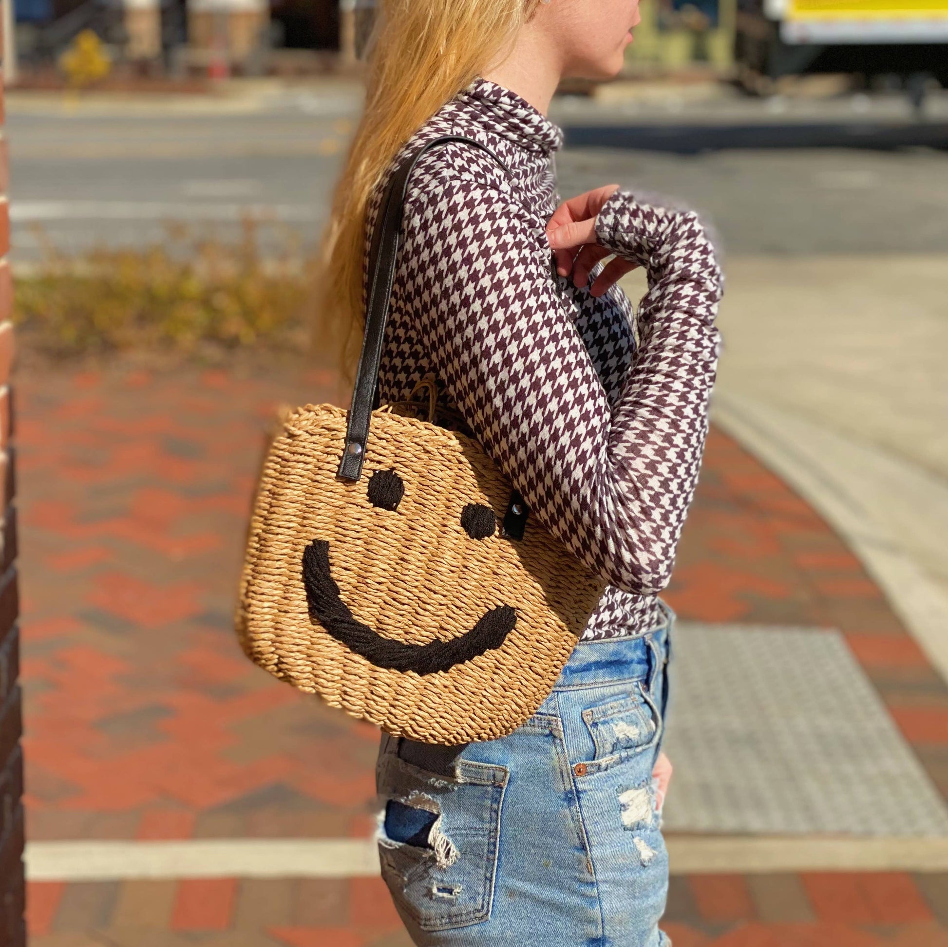 All Happy Vibes Bucket Bag - Hibiscus & Vine